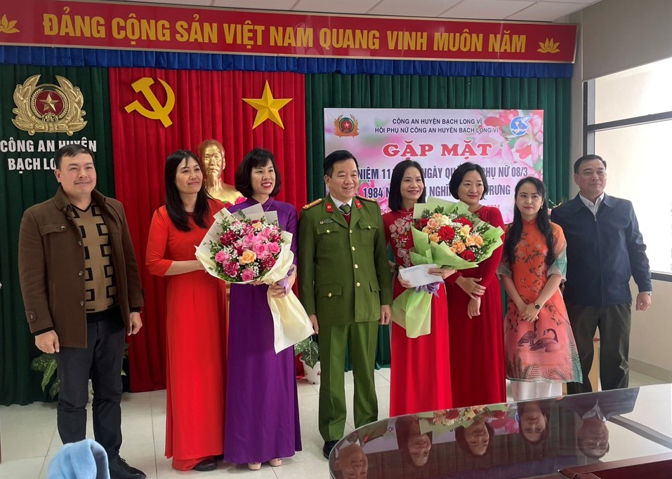 Hội Phụ nữ Công an huyện Bạch Long Vĩ tổ chức gặp mặt kỷ niệm ngày Quốc tế Phụ nữ 8/3